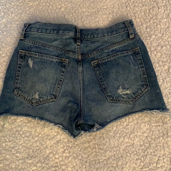Women’s Free People denim shorts size 27 - Picture 2 of 3